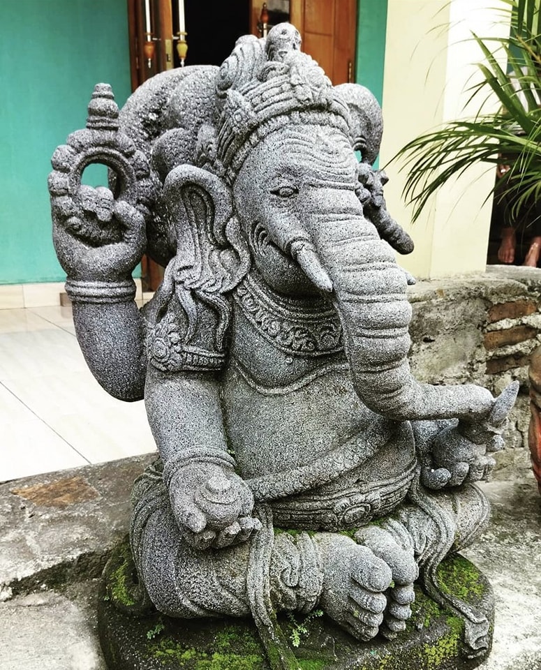 Emulatie Exclusief ik wil Hindoe-god Ganesha met mala ketting en bijl tuinbeeld van blackstone met de  hand gekapt uit lavasteen 80cm | Lotus Art
